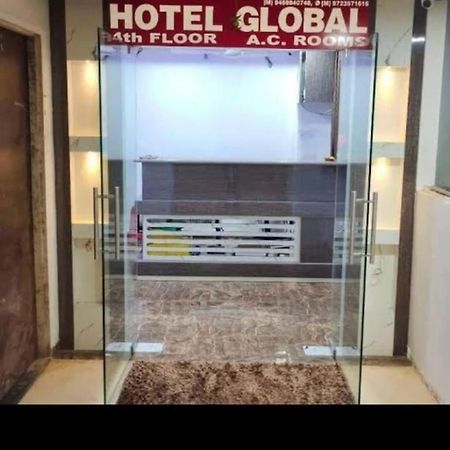 Hotel Globle Vadodara Exteriör bild